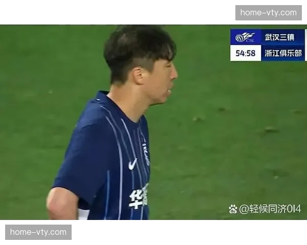 武汉三镇客场2-5惨败深圳，上半场30分钟连丢3球暴露专注力问题